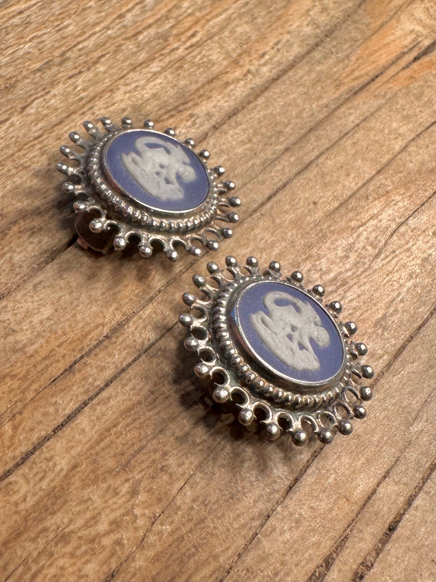 Vintage 1978 Blue Wedgwood Cameo Clip On 925 Sterling Silver Earrings