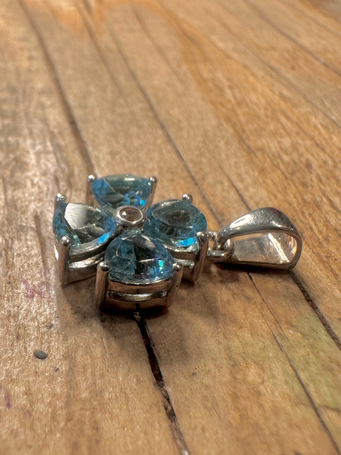 Vintage Flower Blue Topaz 925 Sterling Silver Pendant