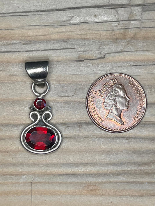 Garnet Double Swirl Mount 925 Sterling Silver Pendant