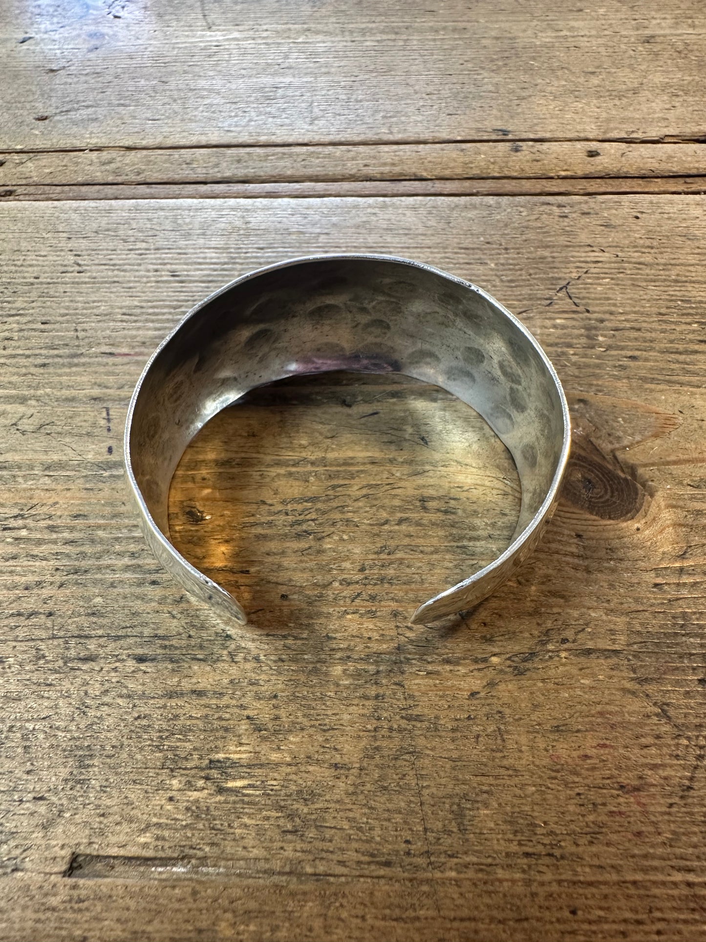Abstract Hammered Curved 925 Silver Cuff Bangle