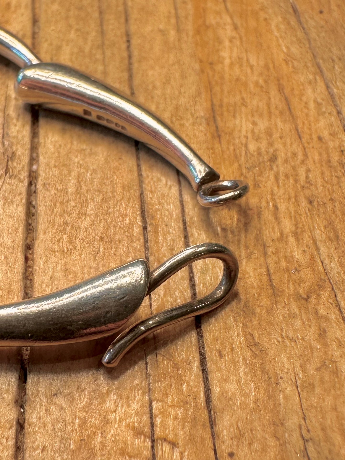 Abstract 2002 Unique Link Hinged 925 Sterling Silver Maker SJ 925 Sterling Silver 7 inch Bracelet