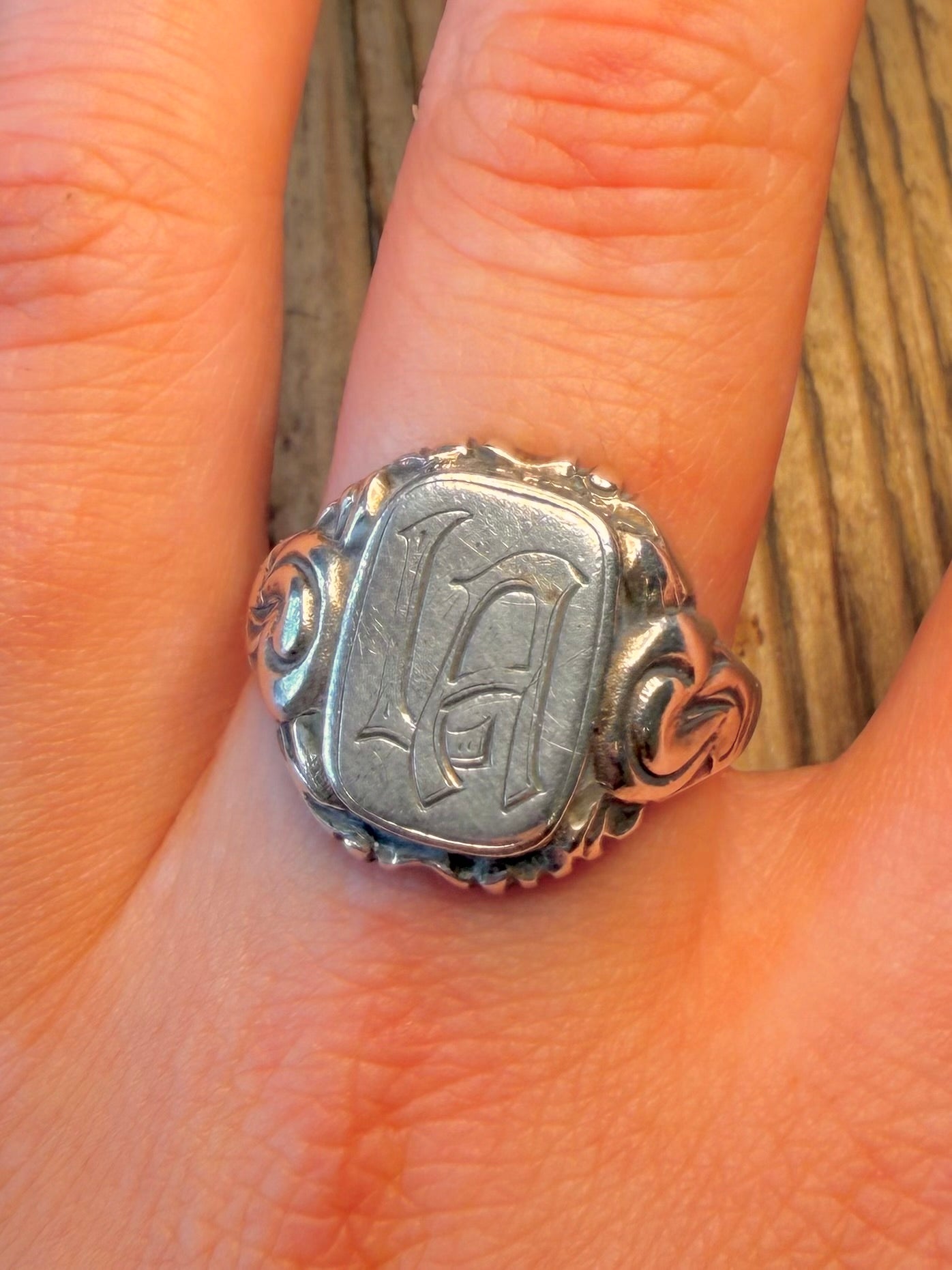 Ornate Gothic Style Engraved LA 835 Silver Size Marker JS Z+1 Ring