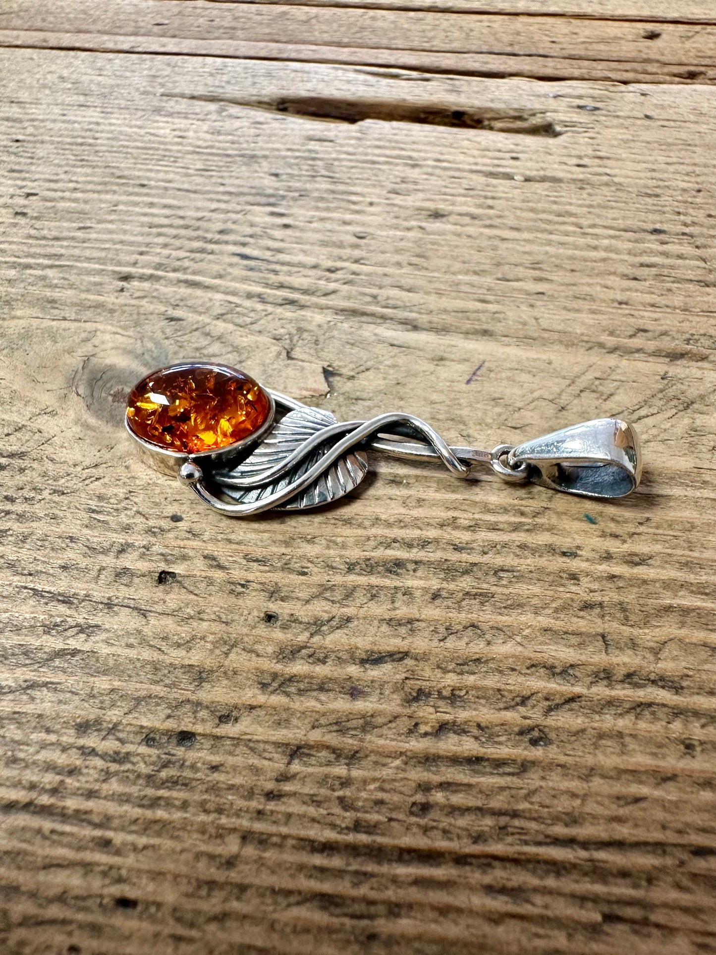 Vintage Amber Leaf Design 925 Silver Pendant