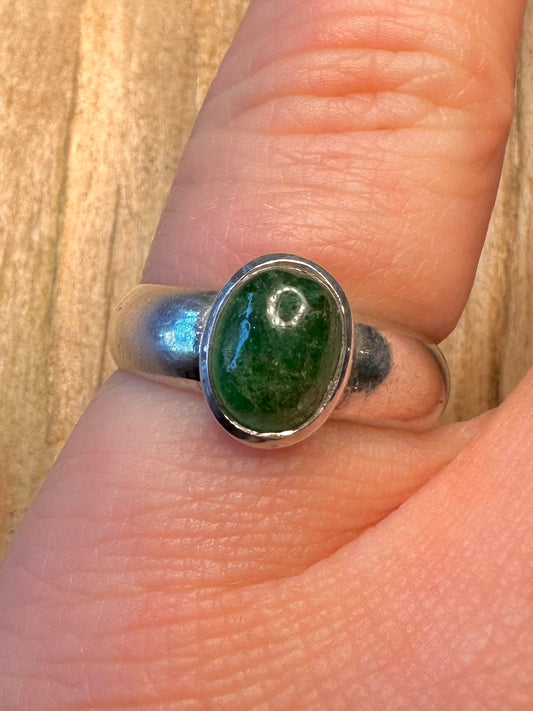 Vintage 1996 Green Stone 925 Sterling Silver Size M Ring