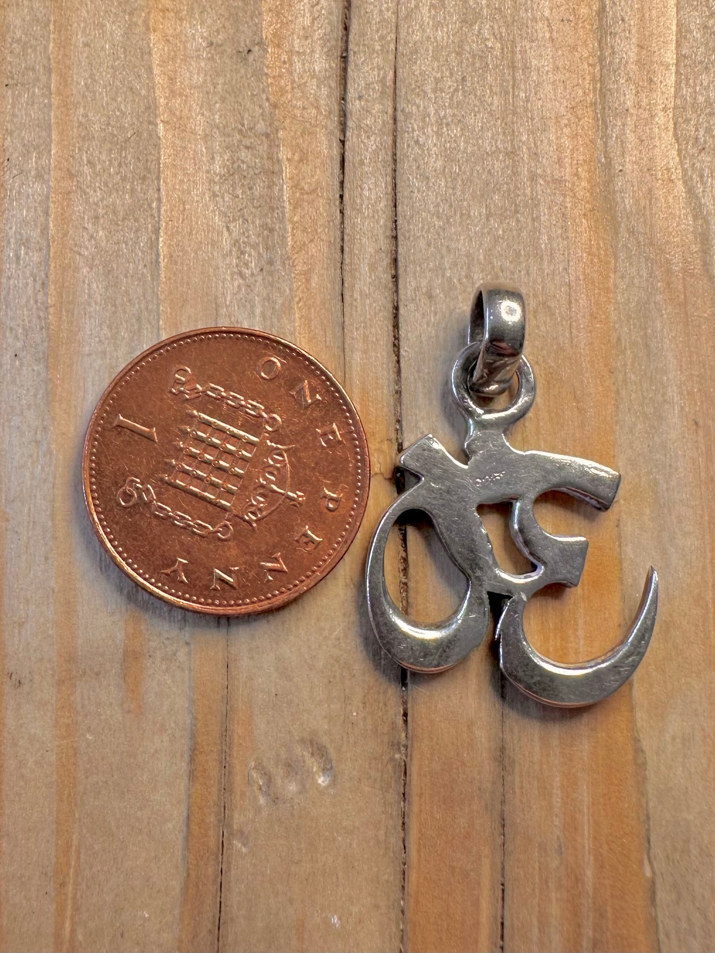 Vintage Om 925 Silver Pendant