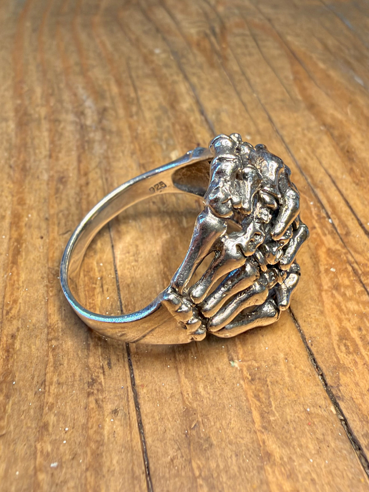 Skeleton Hands Overlapping 925 Sterling Silver Size Z+3 Ring