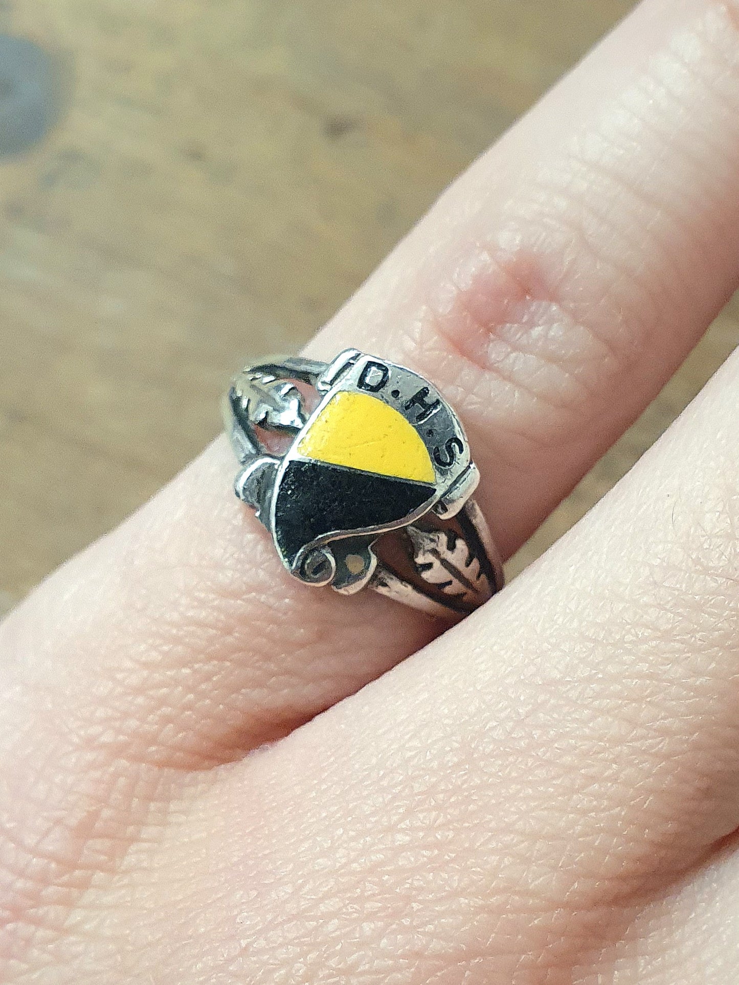 Vintage Yellow and Black Sterling Silver Ring